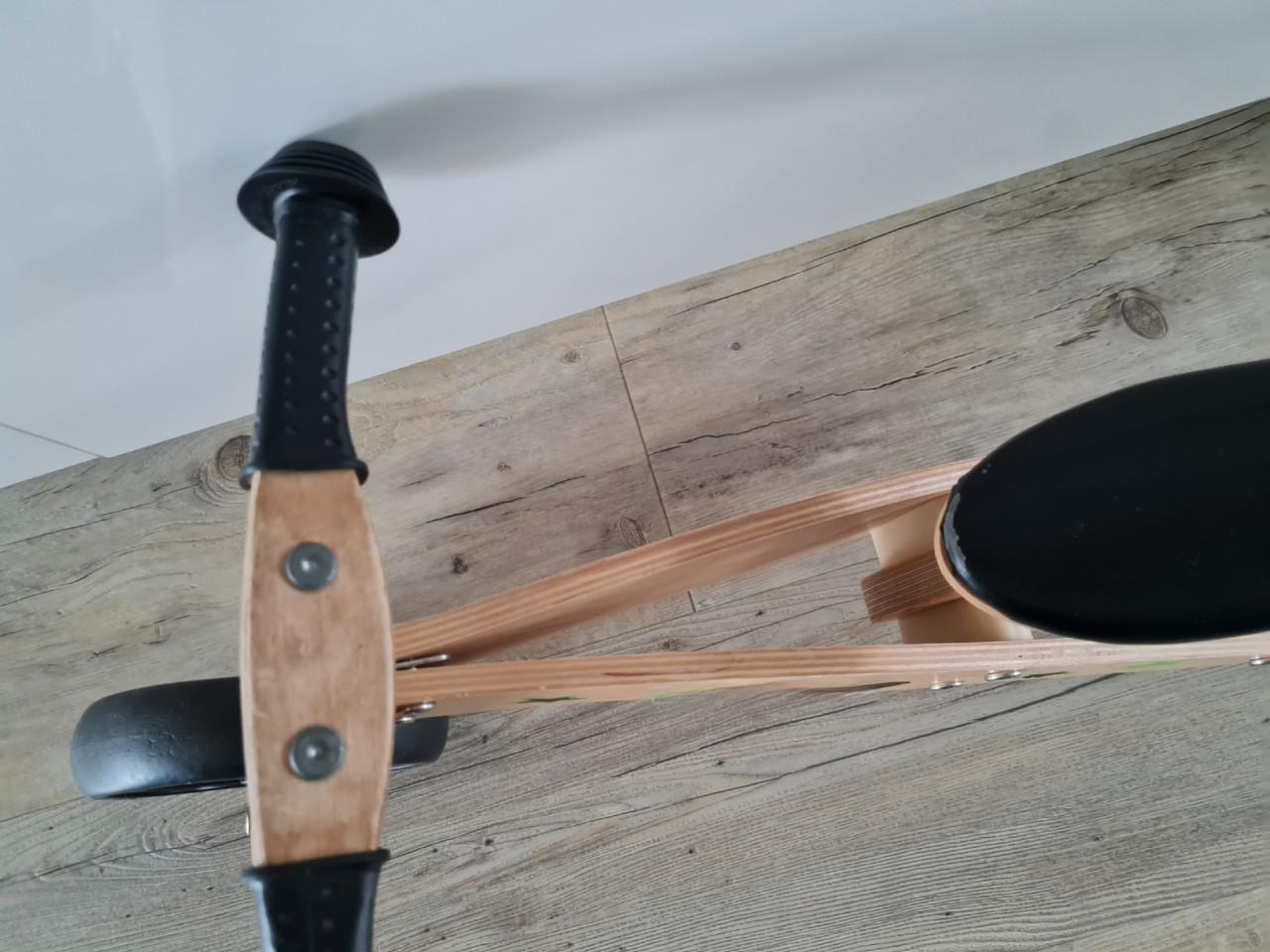 Houten loopfiets