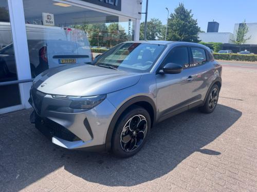 Alfa Romeo Junior elettrica 54 kwh