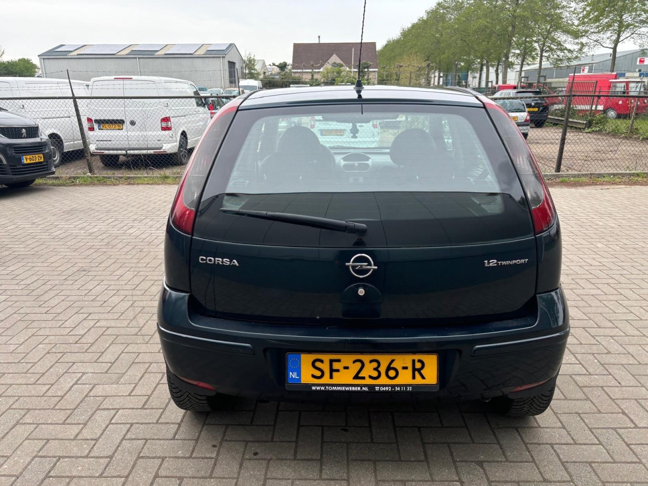 Opel Corsa 1.2-16V Rhythm airco/ Lm velgen