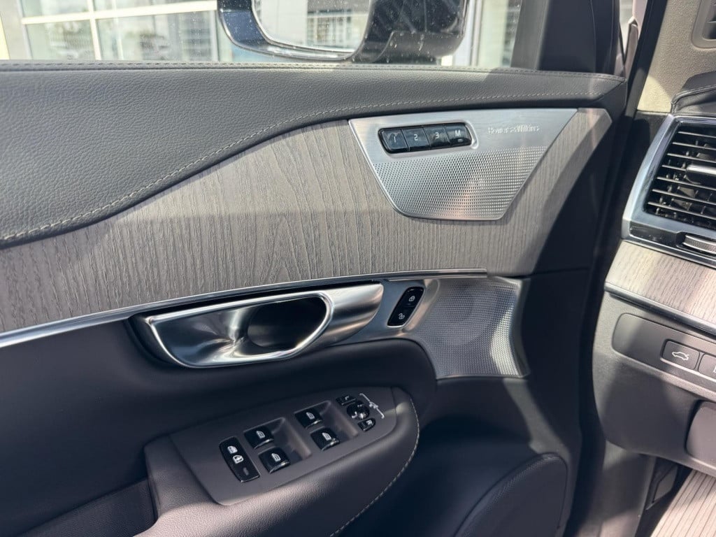 Volvo XC90 t8 455pk recharge ultra dark| full options!! b&w | luchtvering