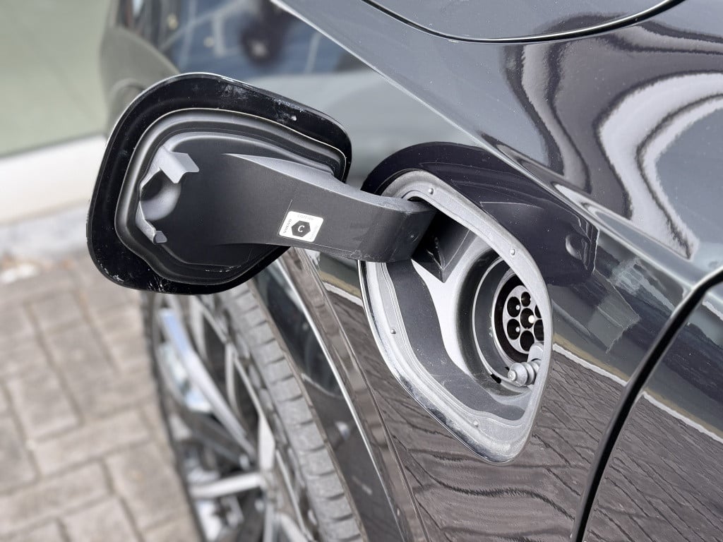 Volvo XC90 t8 455pk recharge ultra dark| full options black edition| trekha