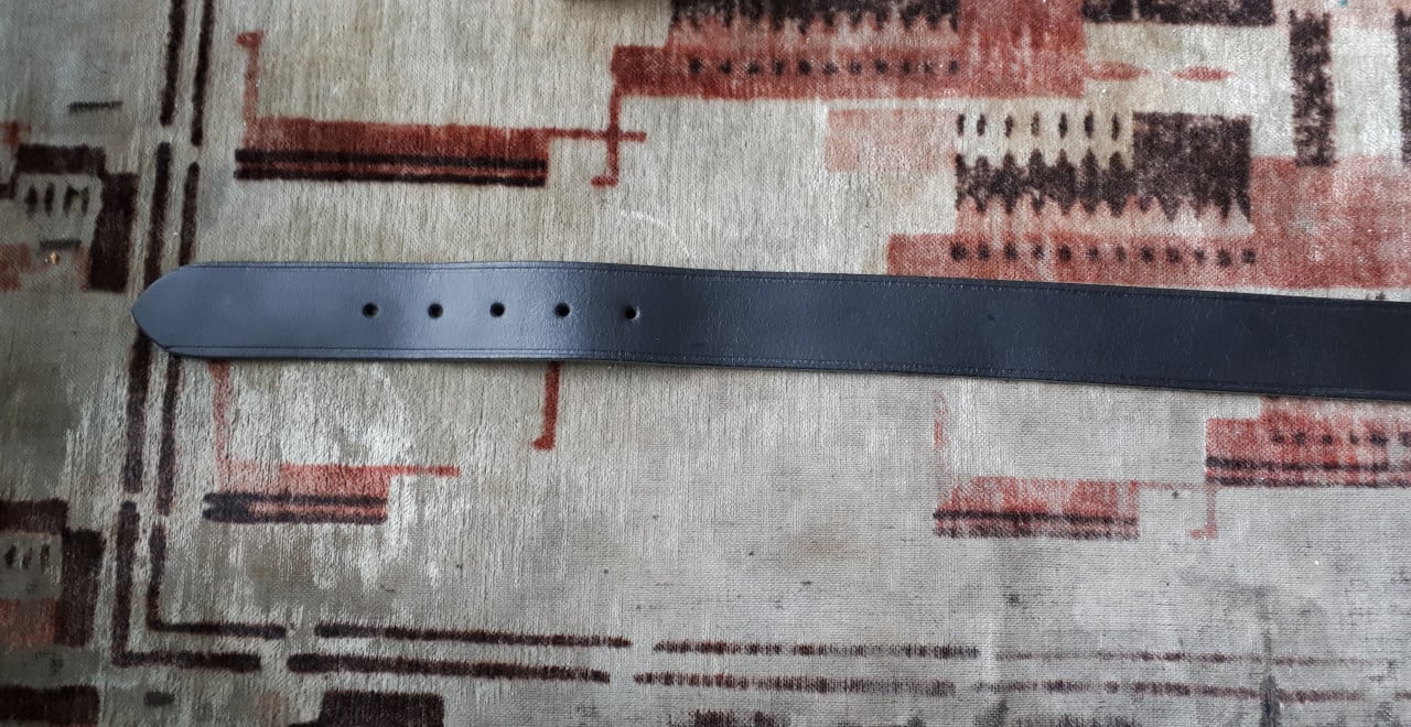 Nieuw lederen riem L= 95 cm.