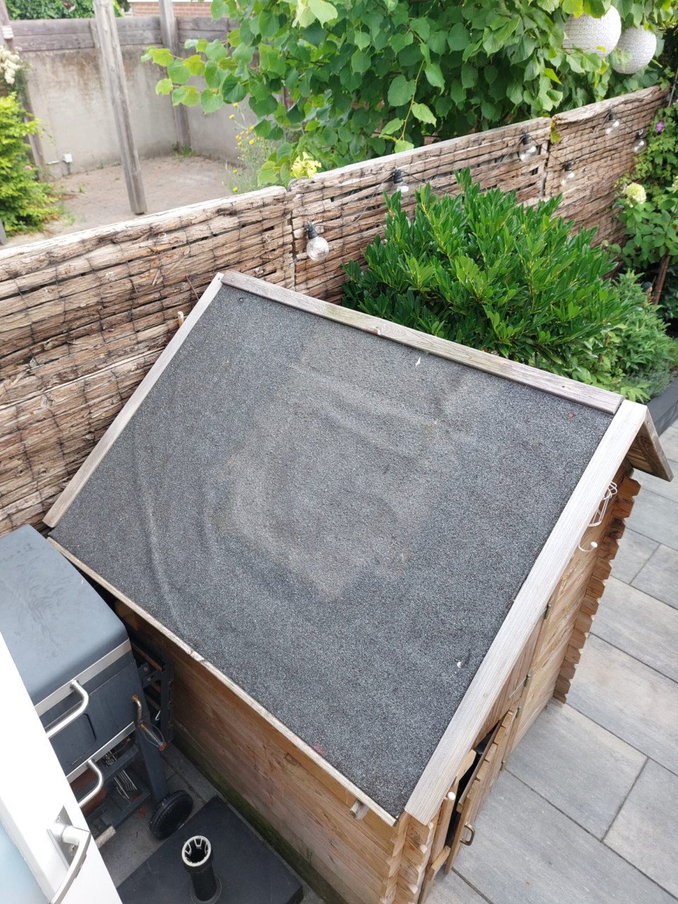Houten kinderspeelhuisje