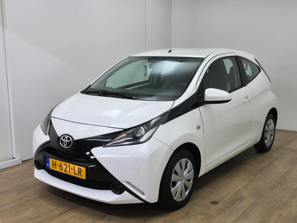 Toyota Aygo occasion 1.0 vvt-i x-play | tweedehands toyota aygo wit | autom