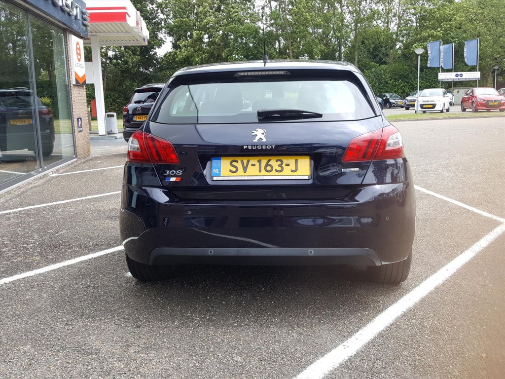 Peugeot 308 1.2 e-thp 110pk blue lease premium | navigatie | bt | cruise & 
