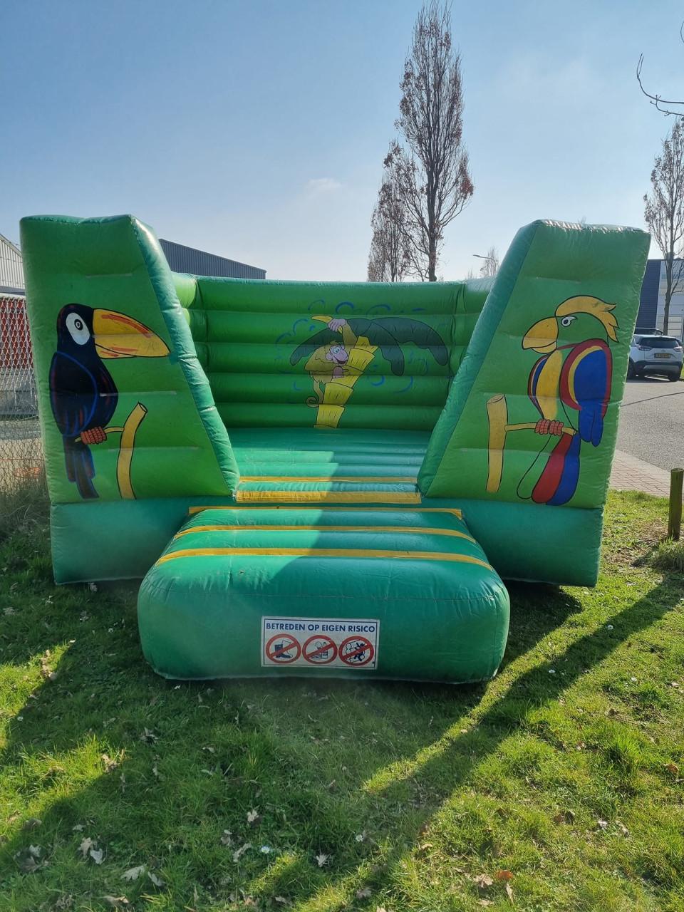 Div, Springkussens / Kinderspelen en attracties te huur.-