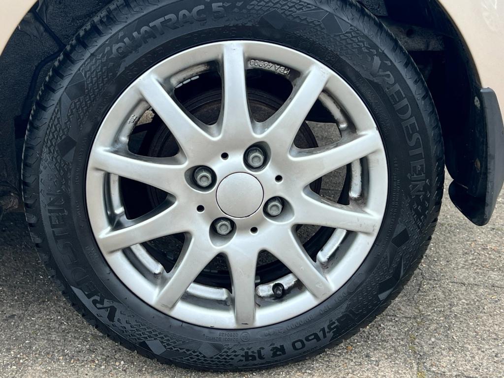 Hyundai I 10 1.2 i-motion cool, airco enz..