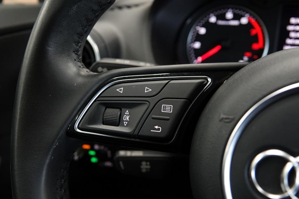 Audi Q2 1.0 tfsi sport | pdc | 19" | leder | stoelverw. |