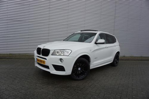 BMW X3 xdrive20i executive airco / navi / cruise / pano / stoelverw. / park