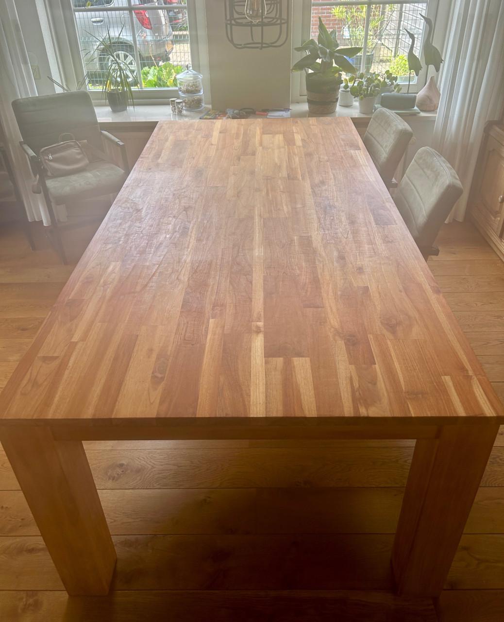 Teakhouten eettafel