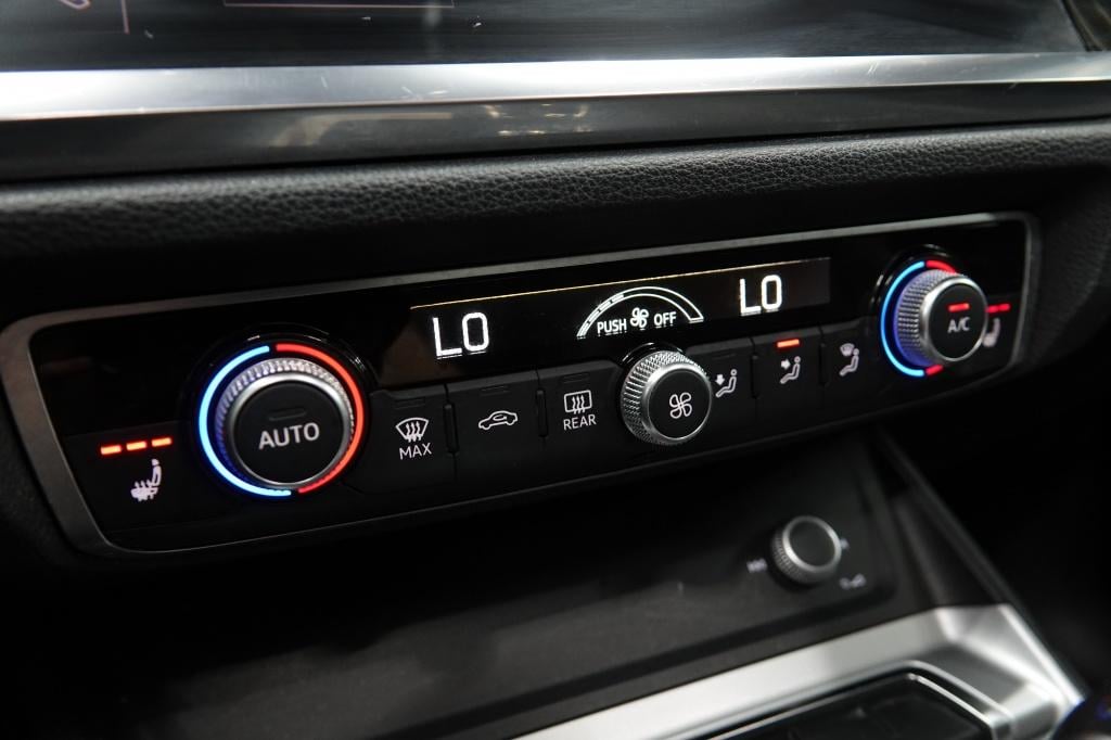 Audi Q3 35 tfsi s edition | pano | camera | stoelverw. |