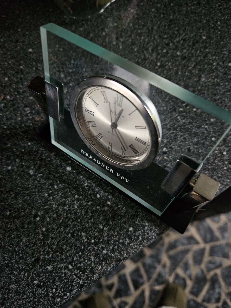 Mooie duitse vintage Mini quartz tafelklok WMC dresden...