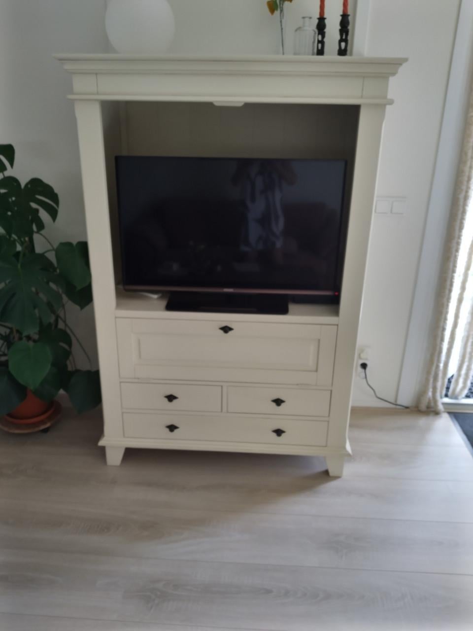 Tv -bergkast