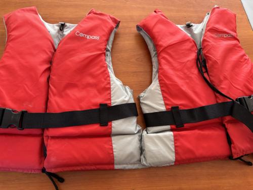 Kinderzwemvest 30-50 kilo merk Compass.