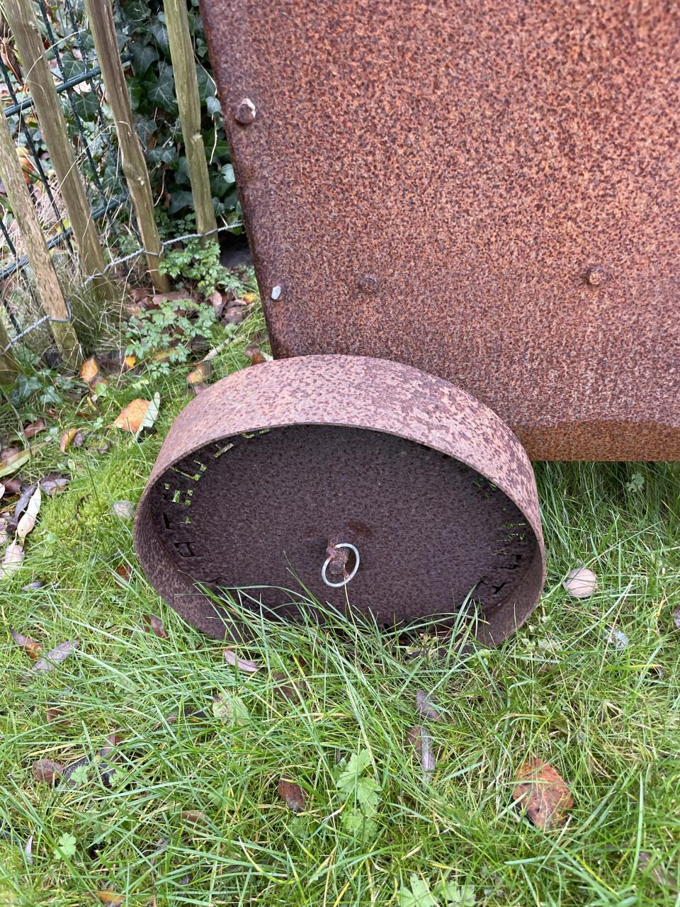 Tuinhaard , Reny Bijuga, cortenstaal