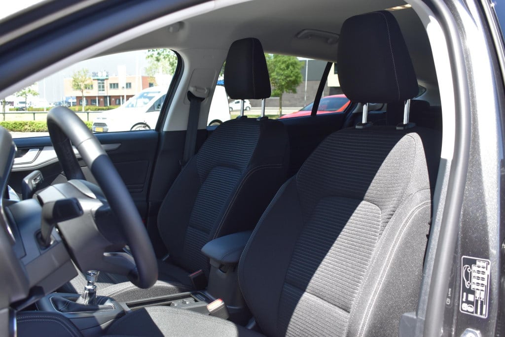 Ford Focus wagon 1.0 ecoboost hybrid titanium x | climate control | cruise 