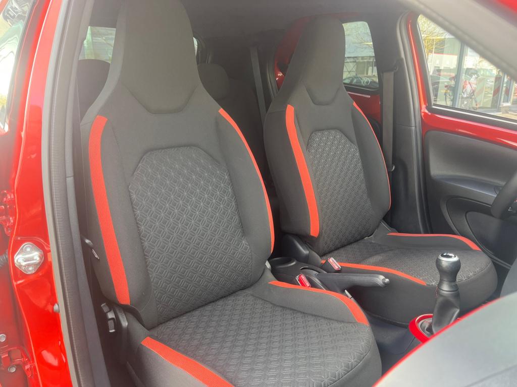 Toyota Aygo x 1.0 vvt-i mt envy|achteruitrijcamera|rijklaar