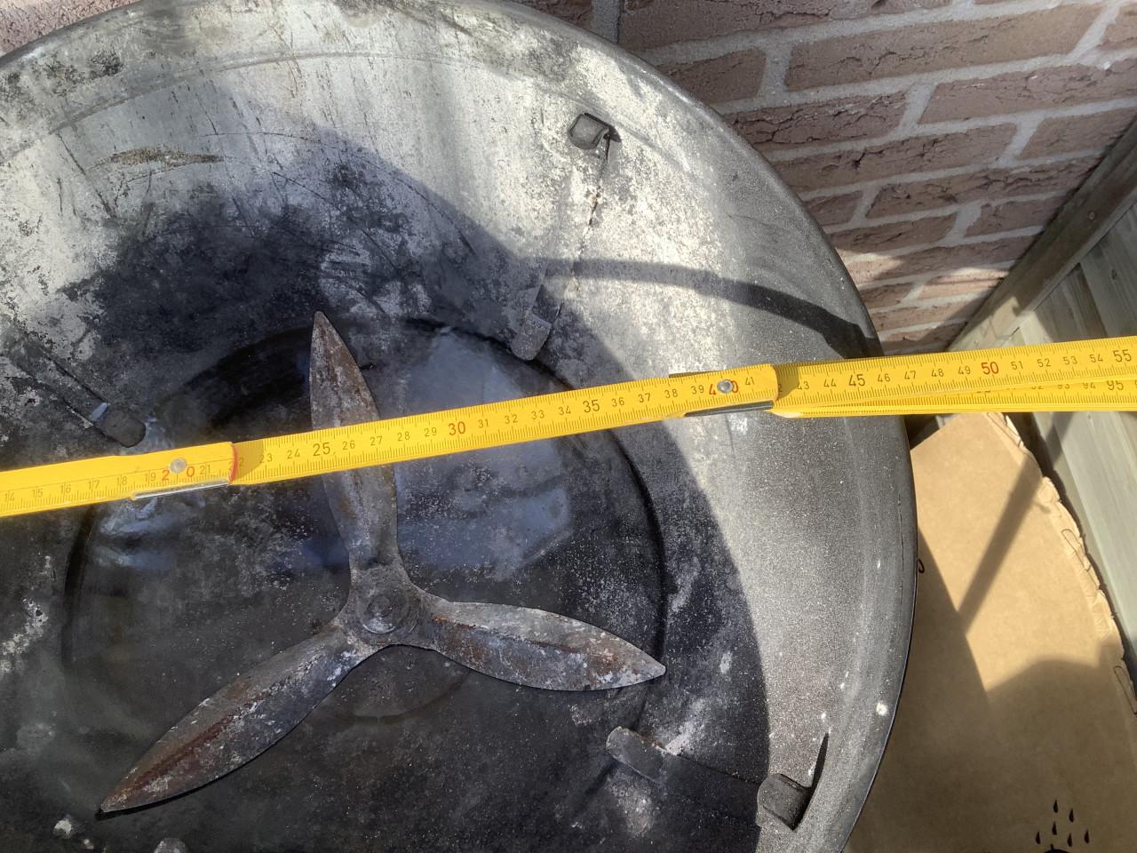 BBQ van Weber. Rond ca 45cm.