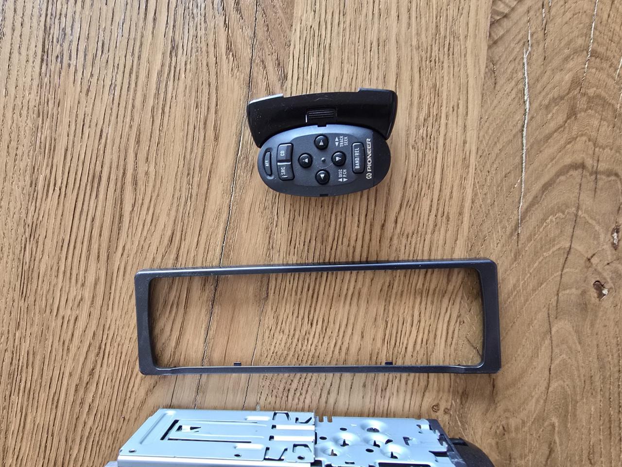 Pioneer DEH- P55BT autoradio met afstandsbediening voor aan het stuur