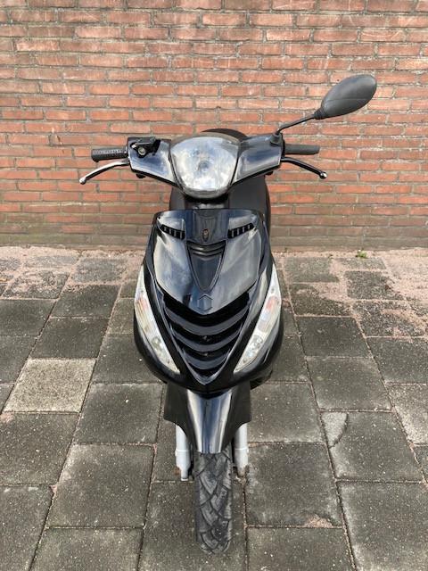 LEUKE PIAGGIO ZIP 4 TAKT SNOR SCOOTER ! BOUWJAAR 2015