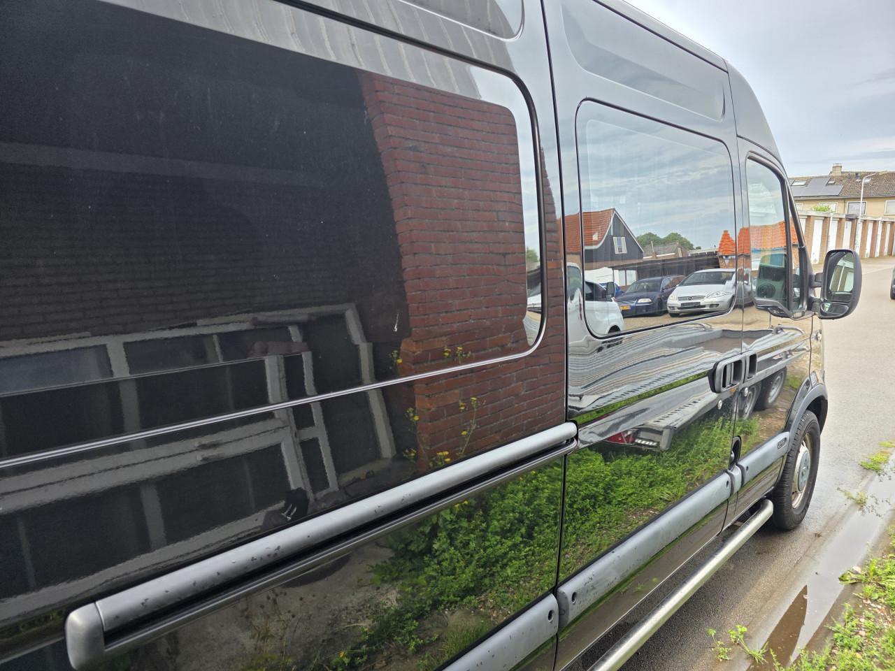 Keurig nette Renault Master buscamper