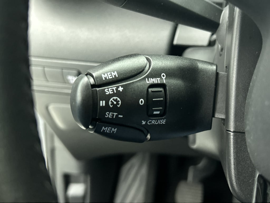 Citroen C3 Aircross 110 pk shine | rijklaar | camera | keyless entry | 17" 