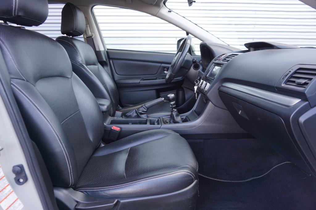 Subaru Xv 2.0i luxury awd airco / navi / cruise / camera / leder / parkeers