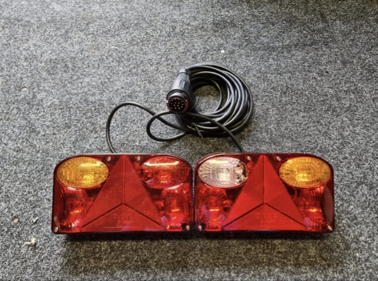 NIEUWE Komplete Sets Aanhanwagen Verlichting in ongeopende doos!!