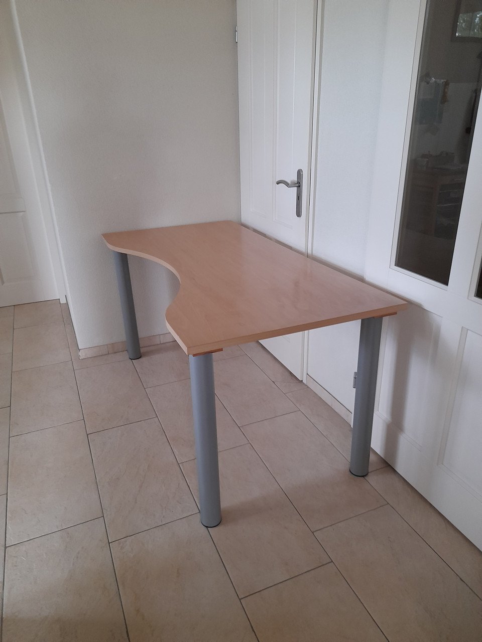 Bureau 160 x 80 x 76,5 H (in goede staat )