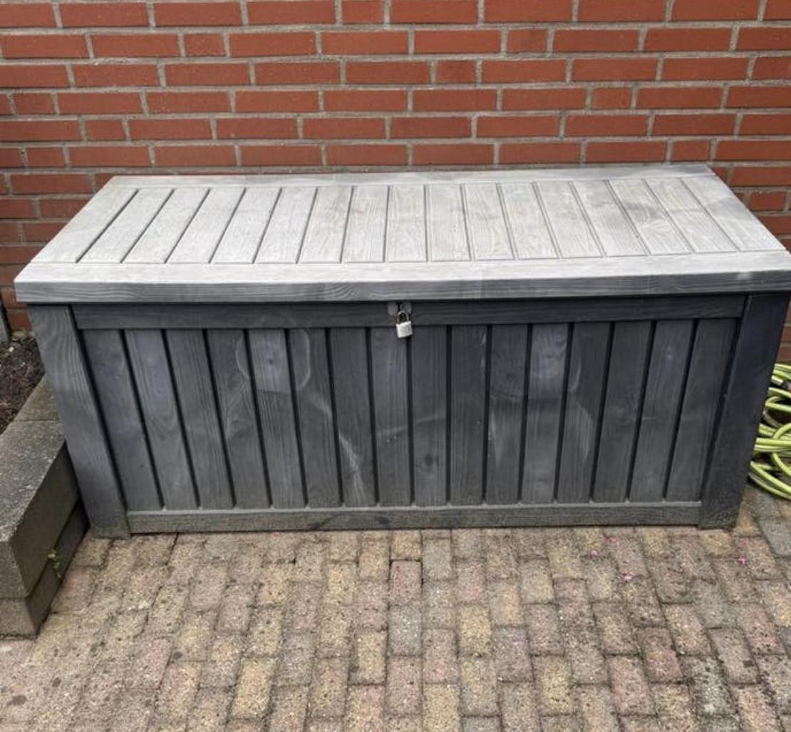 Loungeset + opbergkist voor de kussens [ evt bezorgen !! ]