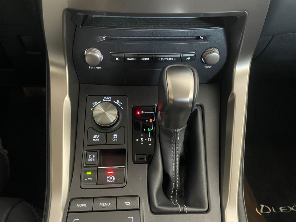 Lexus Nx 300h awd business line