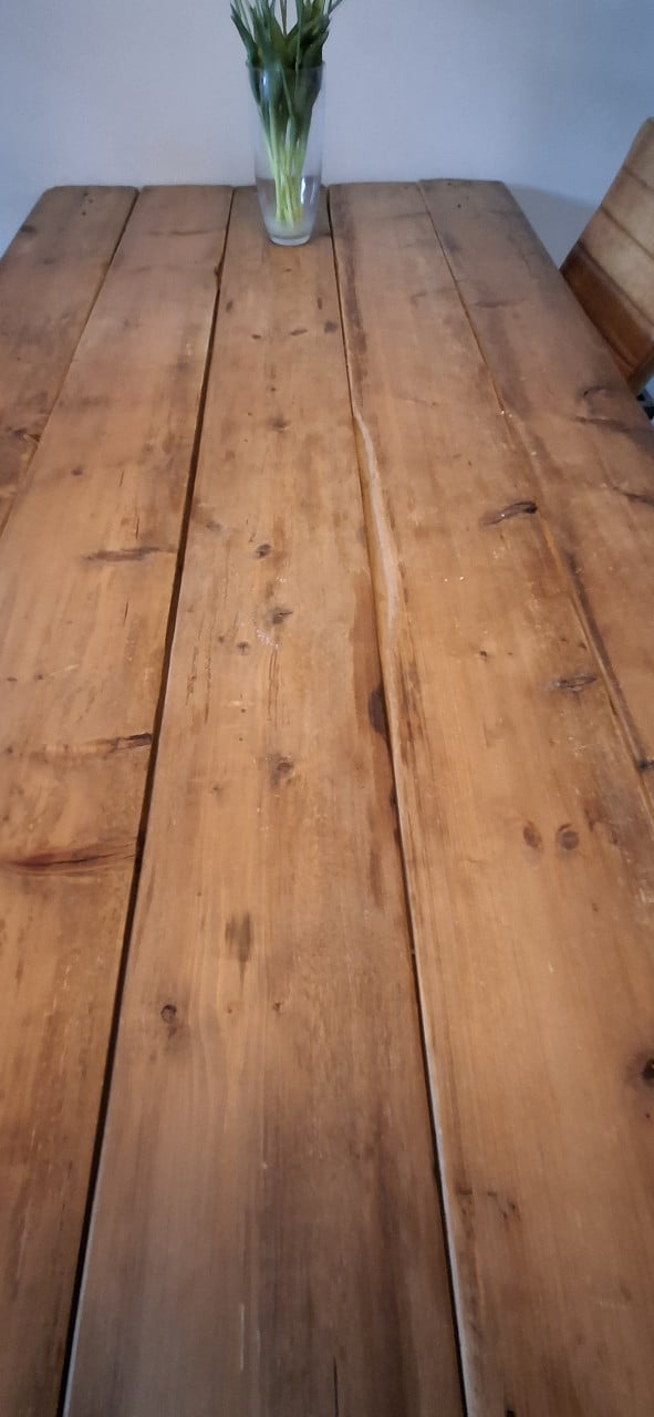 Eettafel met 6 stoelen