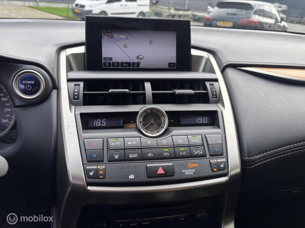 Lexus Nx 300h awd 25th edition