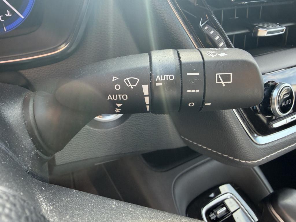 Toyota Corolla 1.8 hybrid first edition