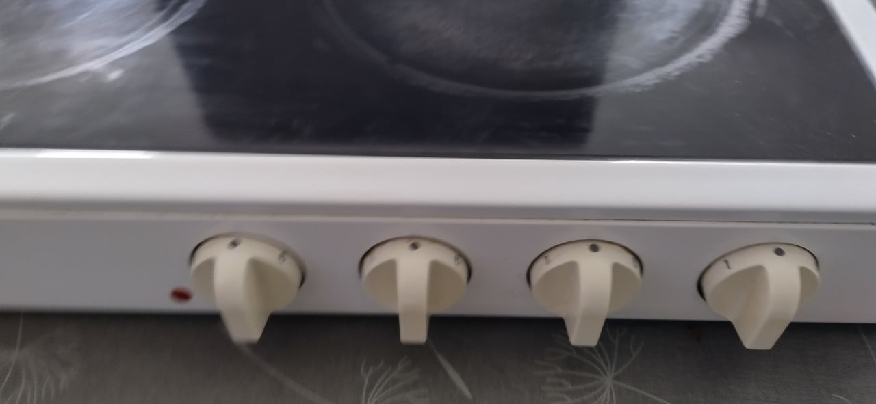 Gratis vrijstaande electrische kookplaat