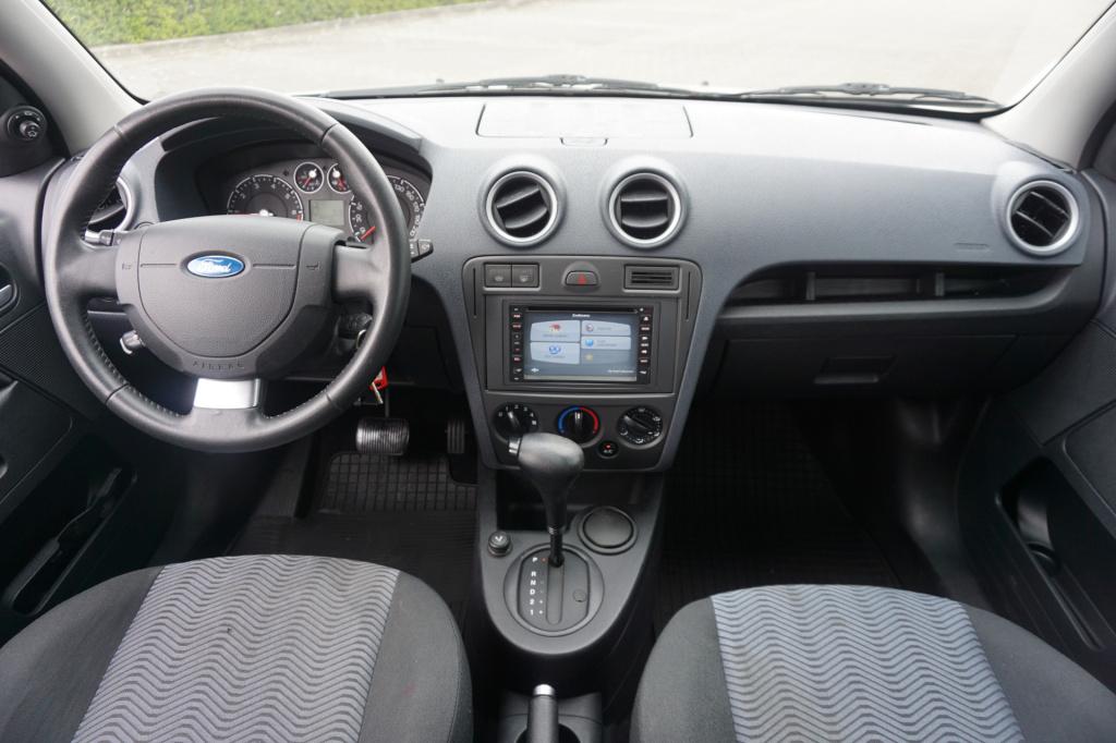 Ford Fusion 1.6-16v futura automaat - airco / navi / cruise / elektr. ramen