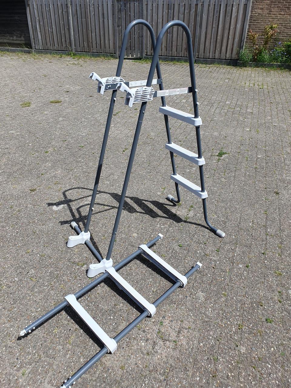 Zwembad trap hoogte 110 cm