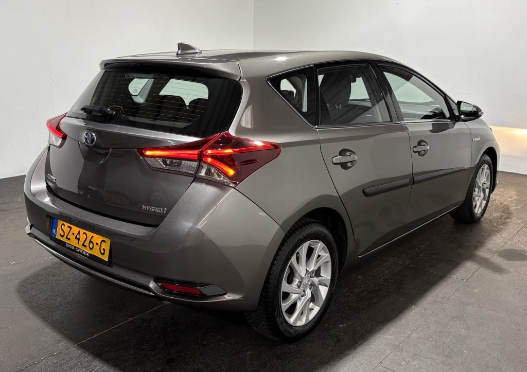 Toyota Auris 1.8 hybrid energy.