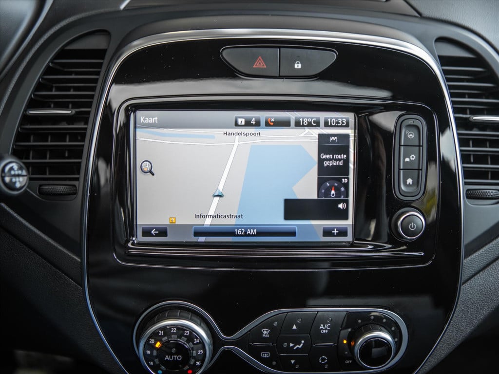 Renault Captur tce 150 intens | automaat | parkeer sensor | panodak | navi 