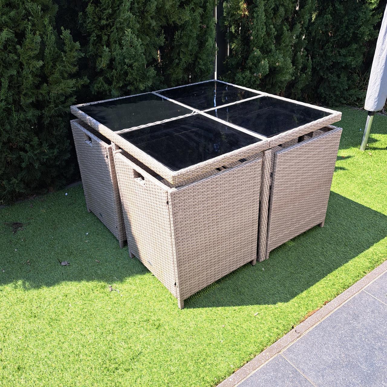 Tuinset  v/a     80    EURO