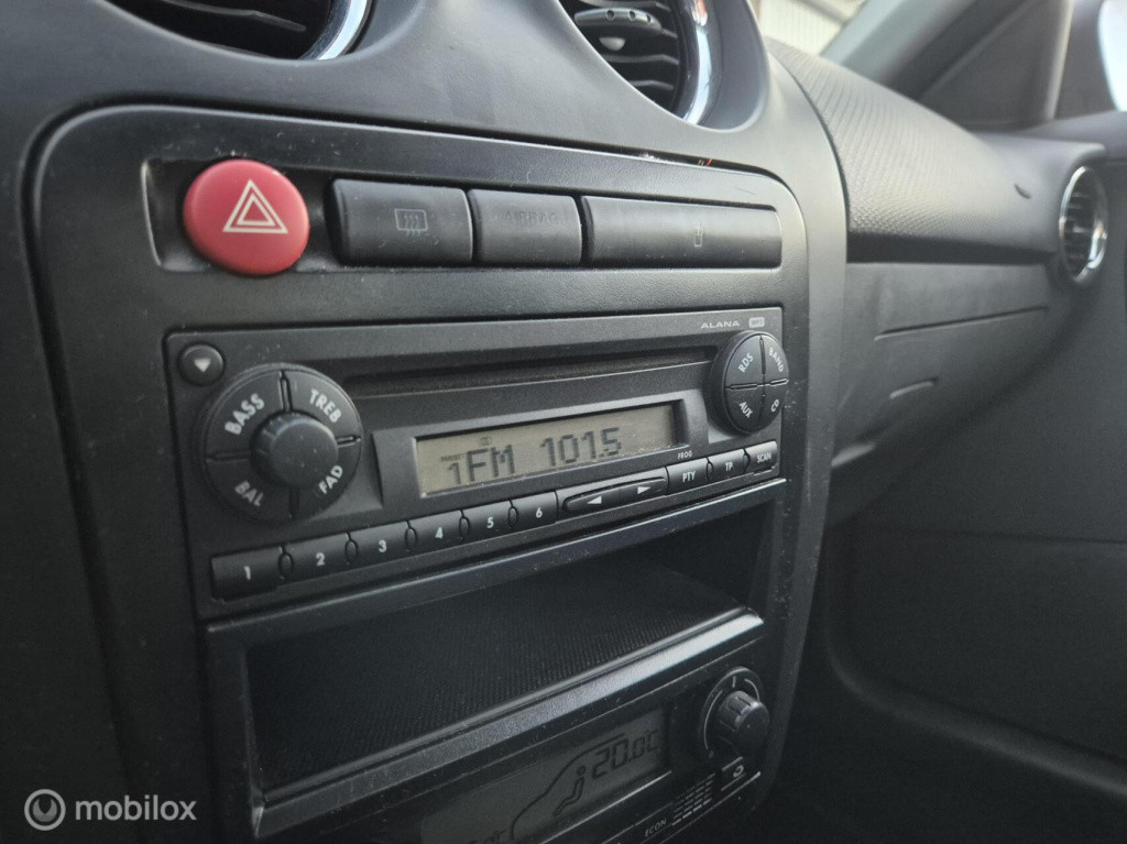 Seat Ibiza 1.6-16v freestyle / 5- deurs / cruisecontrol / airco