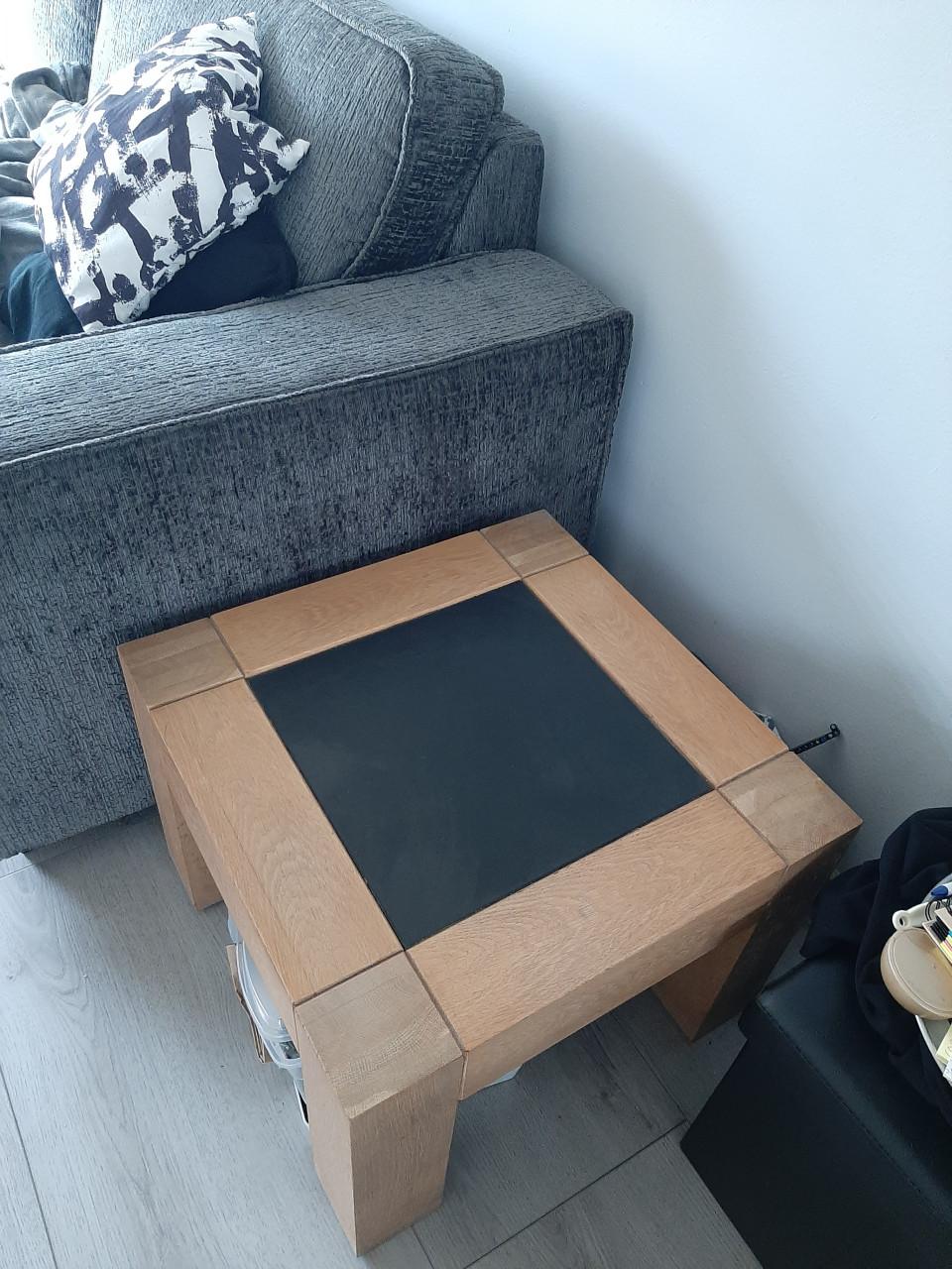 Eetkamertafel, salontafel, dressoir en bijzettafeltje