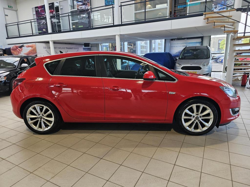 Opel Astra 1.6 turbo cosmo