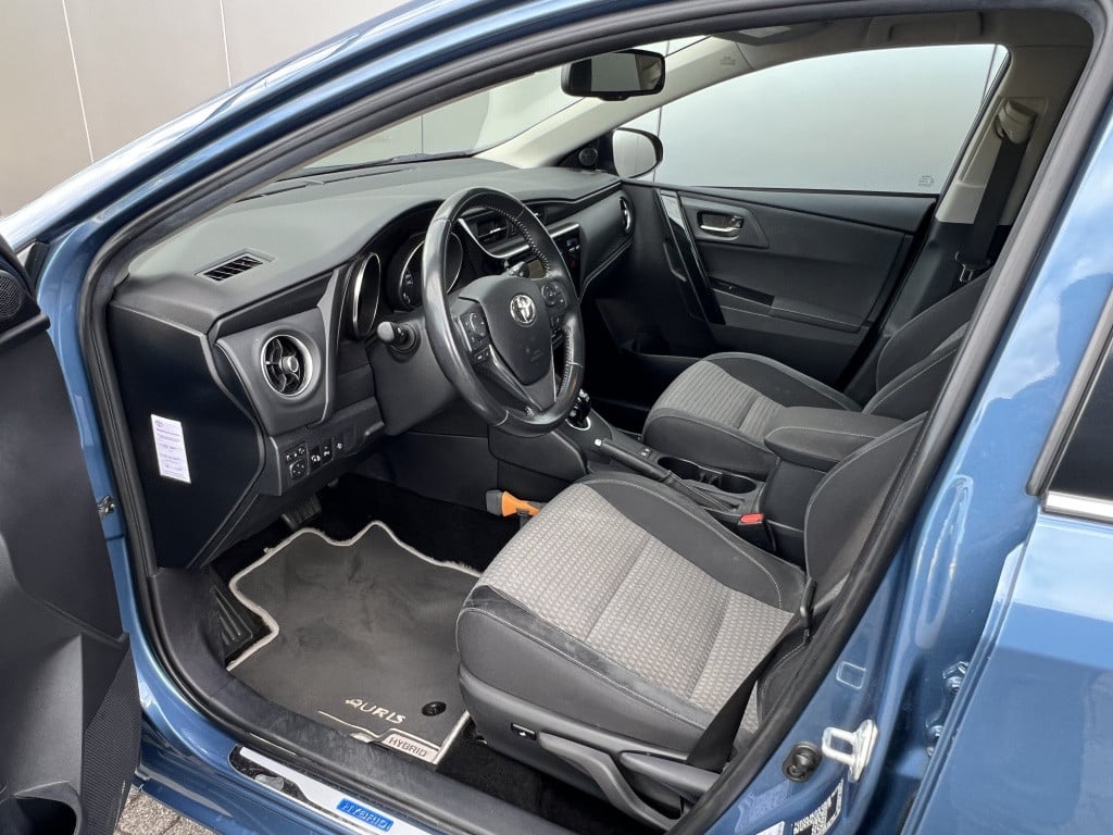 Toyota Auris touring sports 1.8 hybr. dynamic