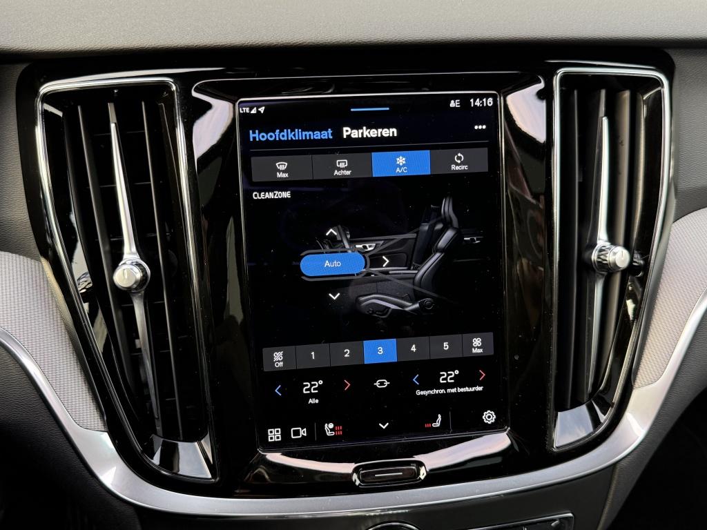 Volvo V60 t6 398pk recharge dark| panodak| adap.cruise| 360camera| trekhaa