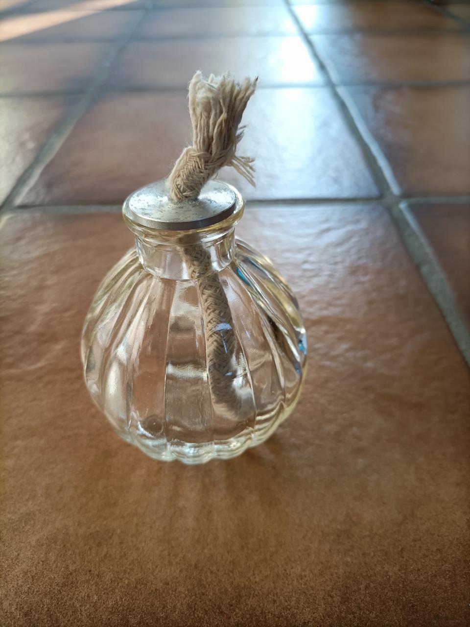 Schattig klein olielampje met lont. Ongebruikt. Leuk als kerst cadeautje.
