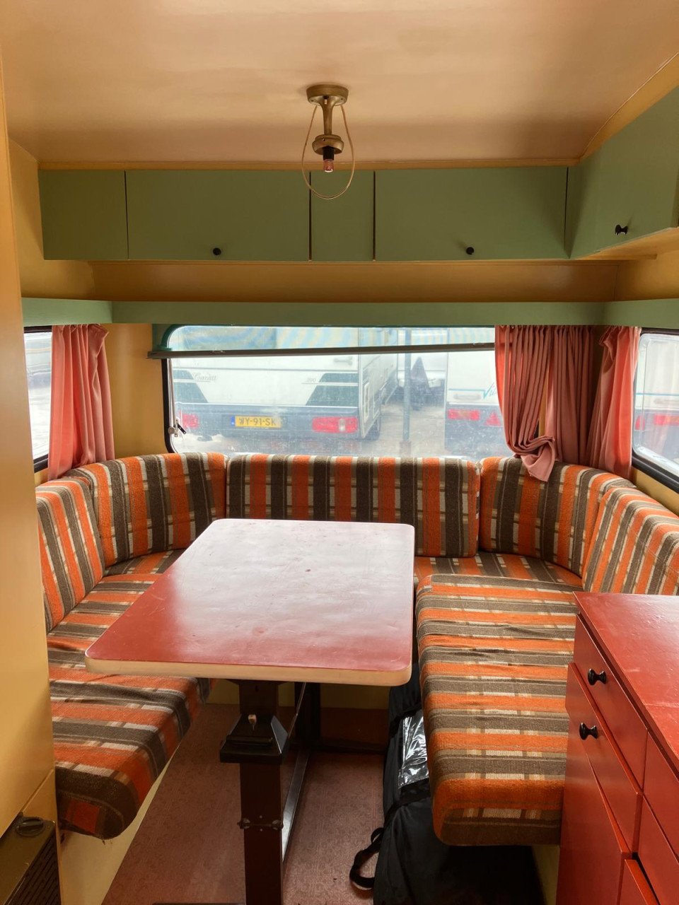 Retro caravan incl stalling