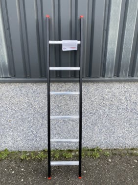 Ladder 6 sporten zwart gecoat NIEUW