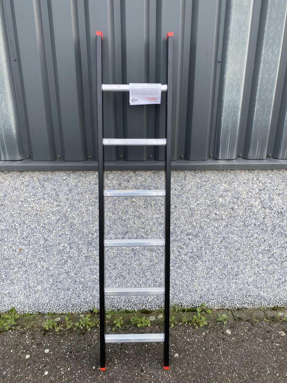 Ladder 6 sporten zwart gecoat NIEUW