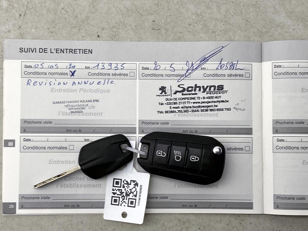 Peugeot 208 110pk tech edition | rijklaar | trekhaak | camera achter | navi